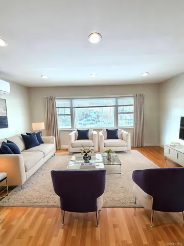 $3,500 | 15-63 Murray Street | Whitestone