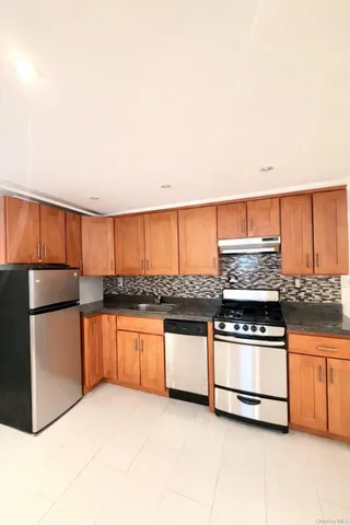 $3,500 | 15-63 Murray Street | Whitestone