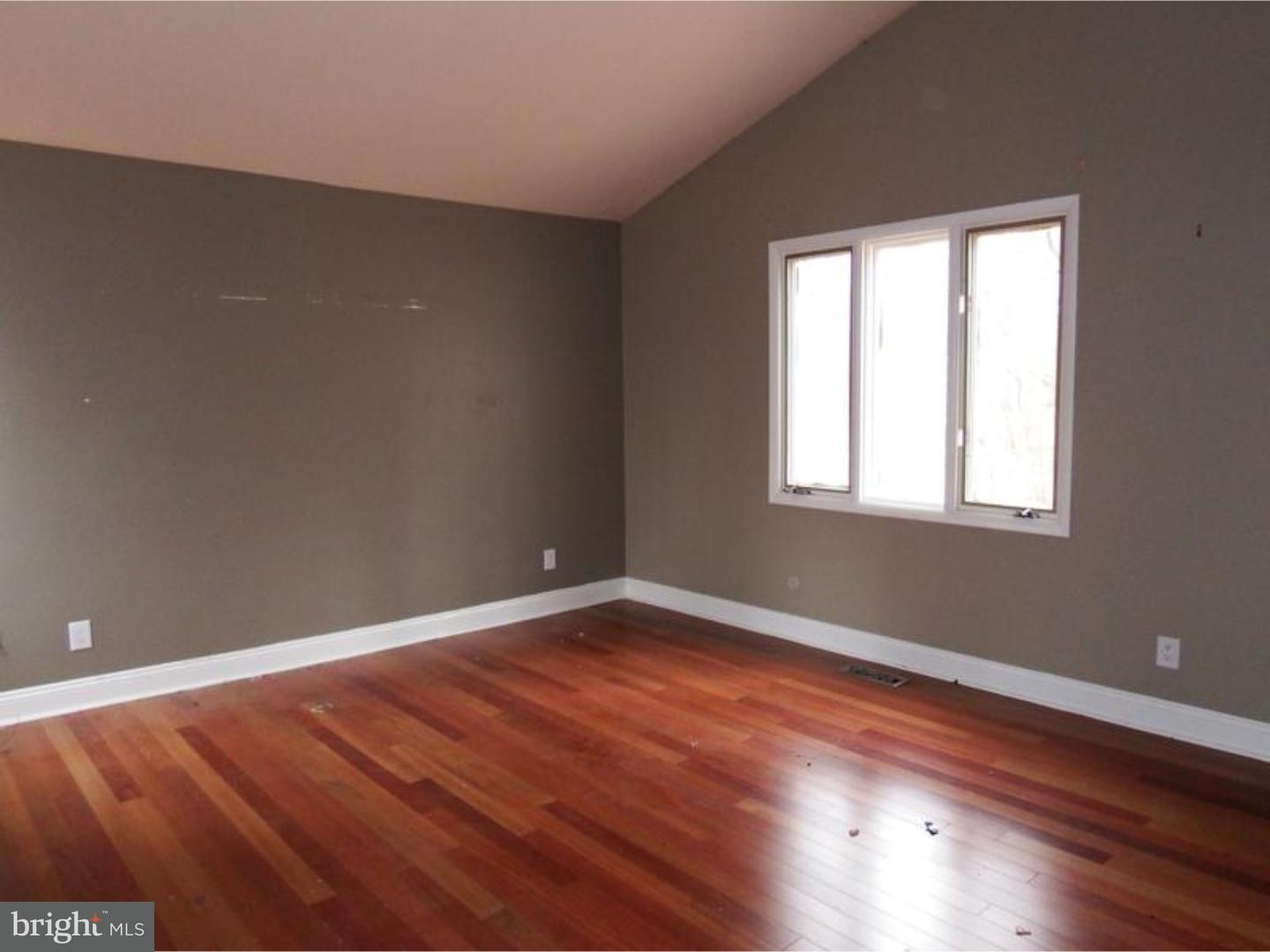 940 Roberts Road Bensalem, PA 19020 - Photo 11 of 14 Gallery Image 11