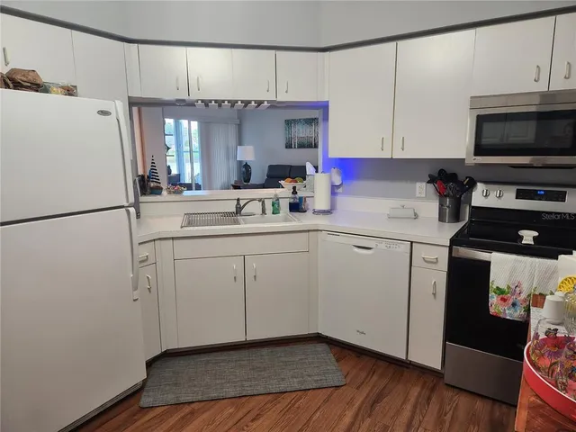 $2,000 | 5515 Fair Oaks Street, Unit 5515, Bradenton, FL 34203