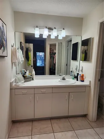 $2,000 | 5515 Fair Oaks Street, Unit 5515, Bradenton, FL 34203