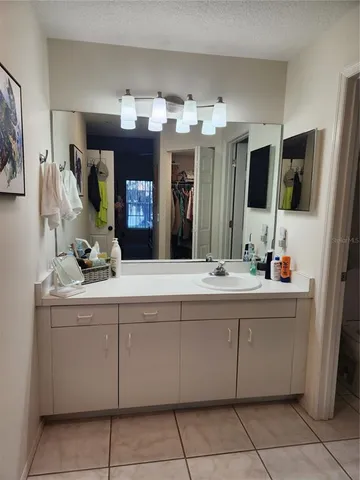 $2,000 | 5515 Fair Oaks Street, Unit 5515, Bradenton, FL 34203