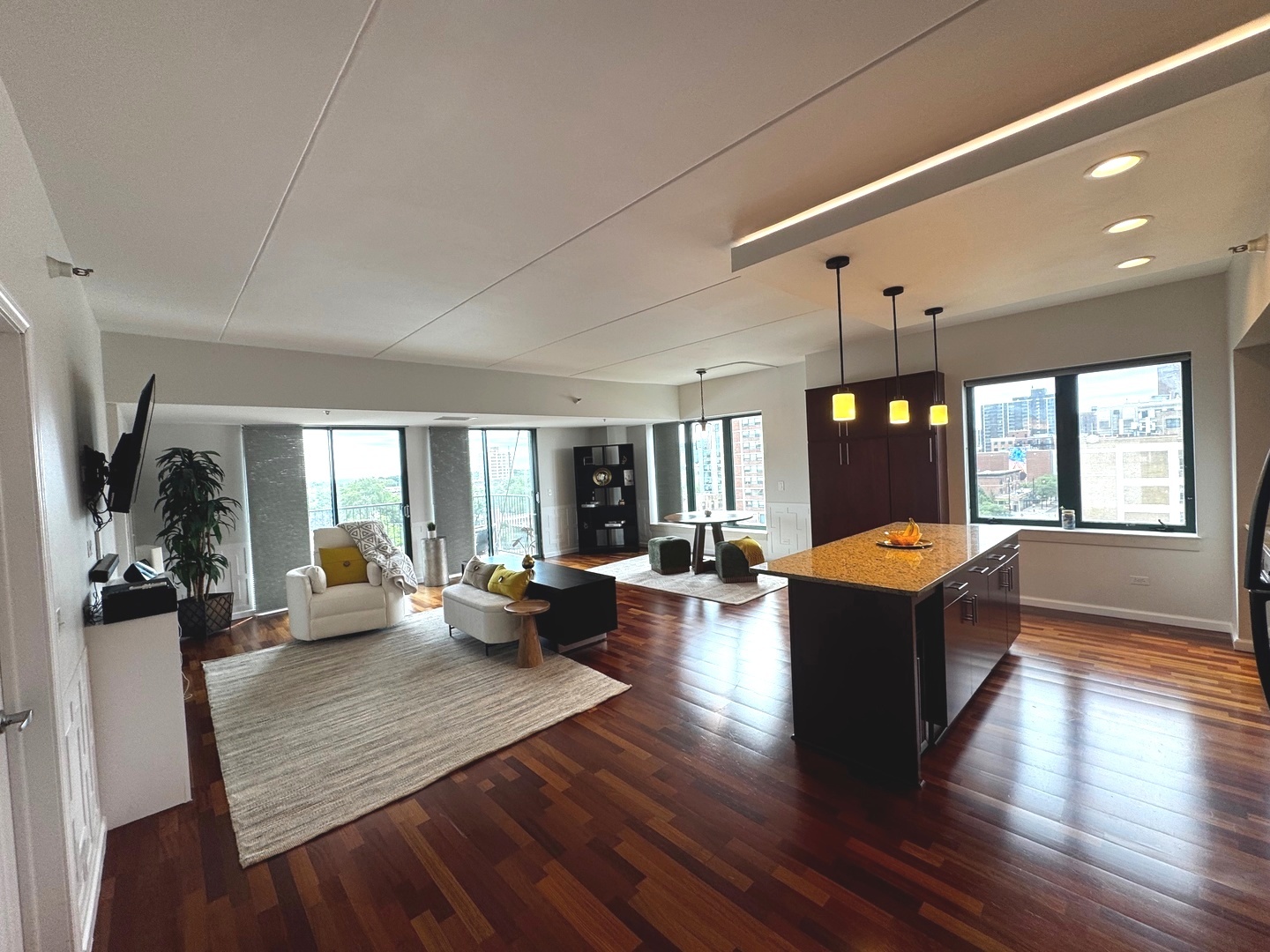 4848 North Sheridan Road, Unit 710 Chicago, IL 60640 - Photo 8 of 26 Gallery Image 8
