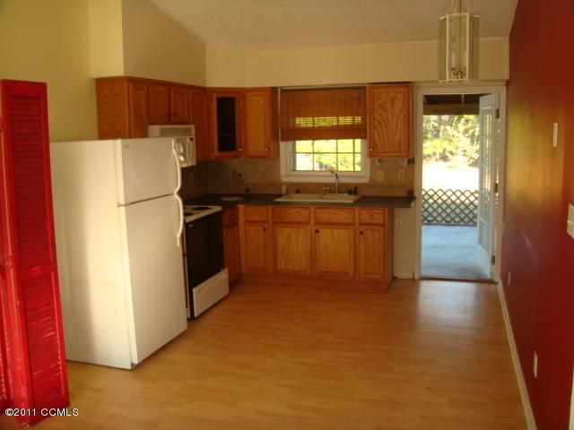 167 Bayberry Road, Unit A Newport, NC 28570 - Photo 4 of 6 Kitchen
