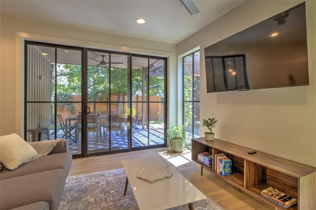 $4,800 | 6005 Woodrow Avenue, Austin, TX 78757