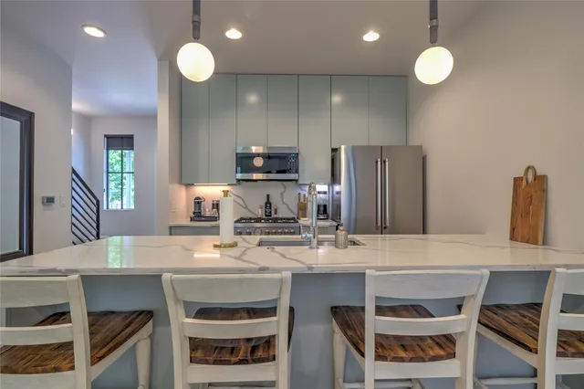 $4,800 | 6005 Woodrow Avenue, Austin, TX 78757