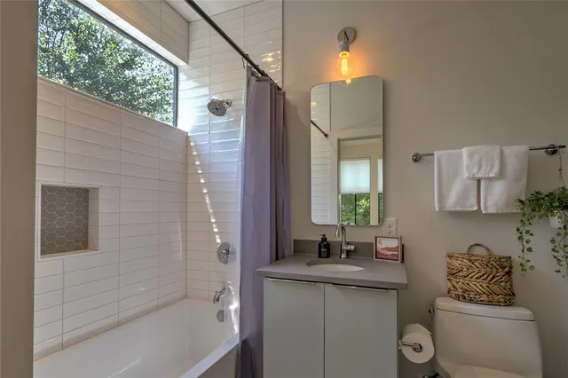 $4,800 | 6005 Woodrow Avenue, Austin, TX 78757