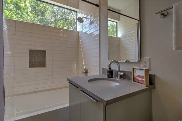 $4,800 | 6005 Woodrow Avenue, Austin, TX 78757