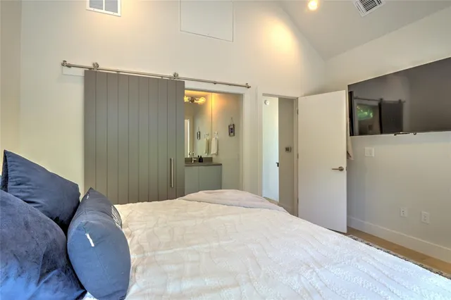 $4,800 | 6005 Woodrow Avenue, Austin, TX 78757