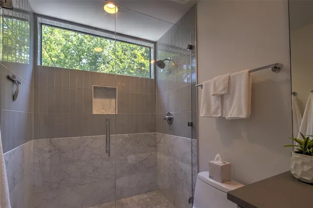 $4,800 | 6005 Woodrow Avenue, Austin, TX 78757