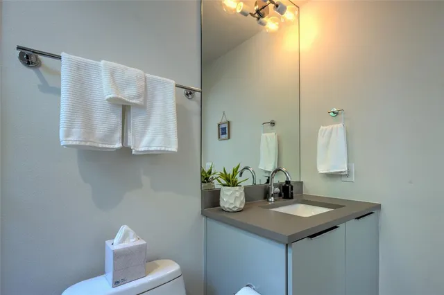 $4,800 | 6005 Woodrow Avenue, Austin, TX 78757