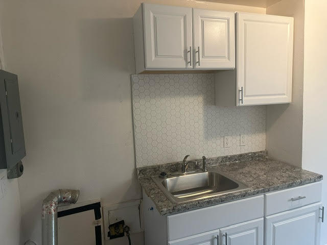 20872 Atlantic Avenue Warren, MI 48091 - Photo 16 of 22 9