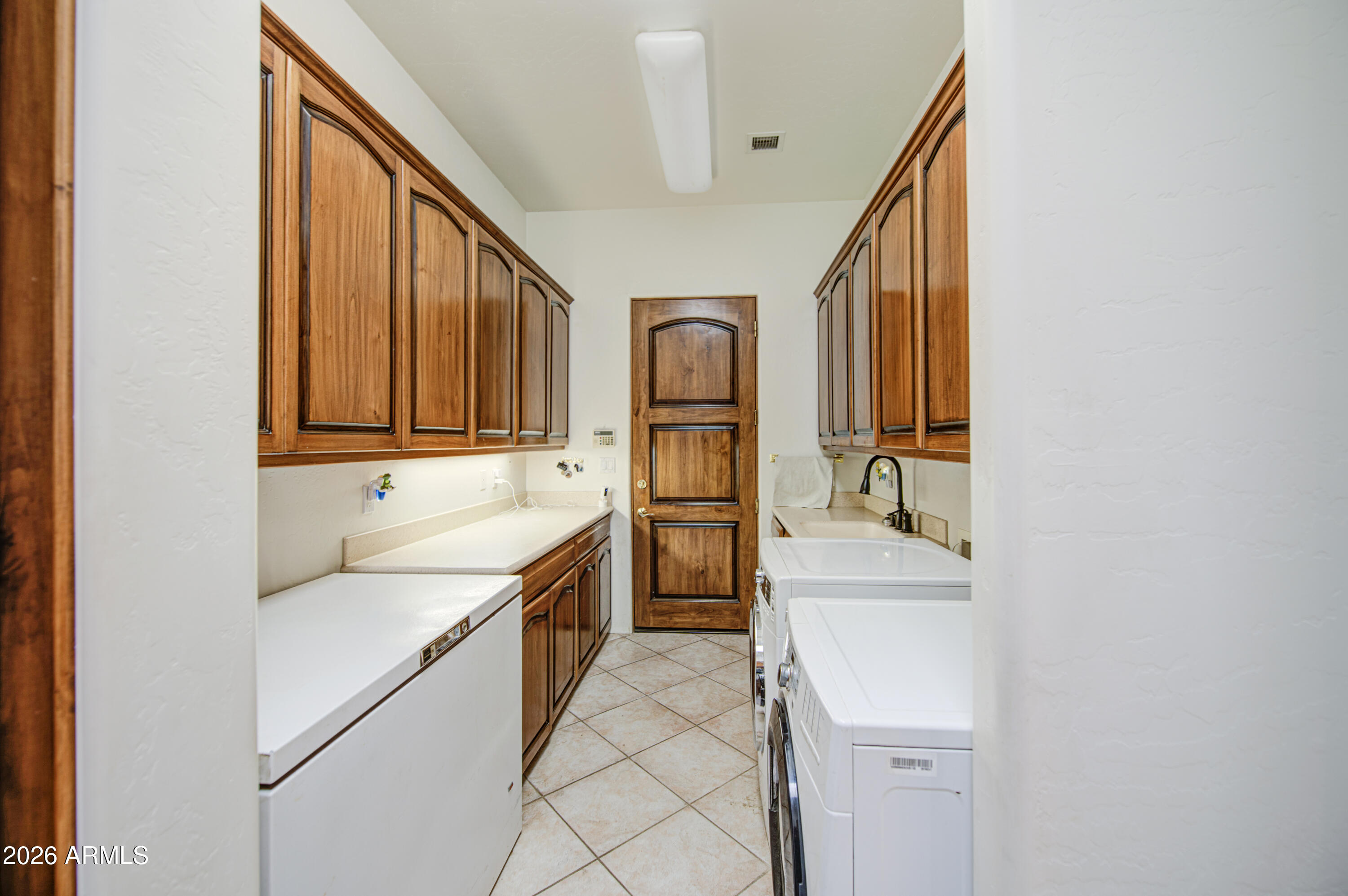 6065 East Forest Street Apache Junction, AZ 85119 - Photo 49 of 90 Laundry