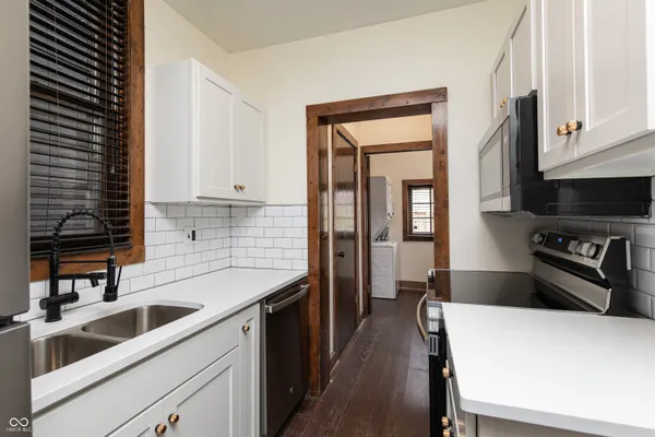 $1,100 | 2107 North Pennsylvania Street, Unit 2, Indianapolis, IN 46202