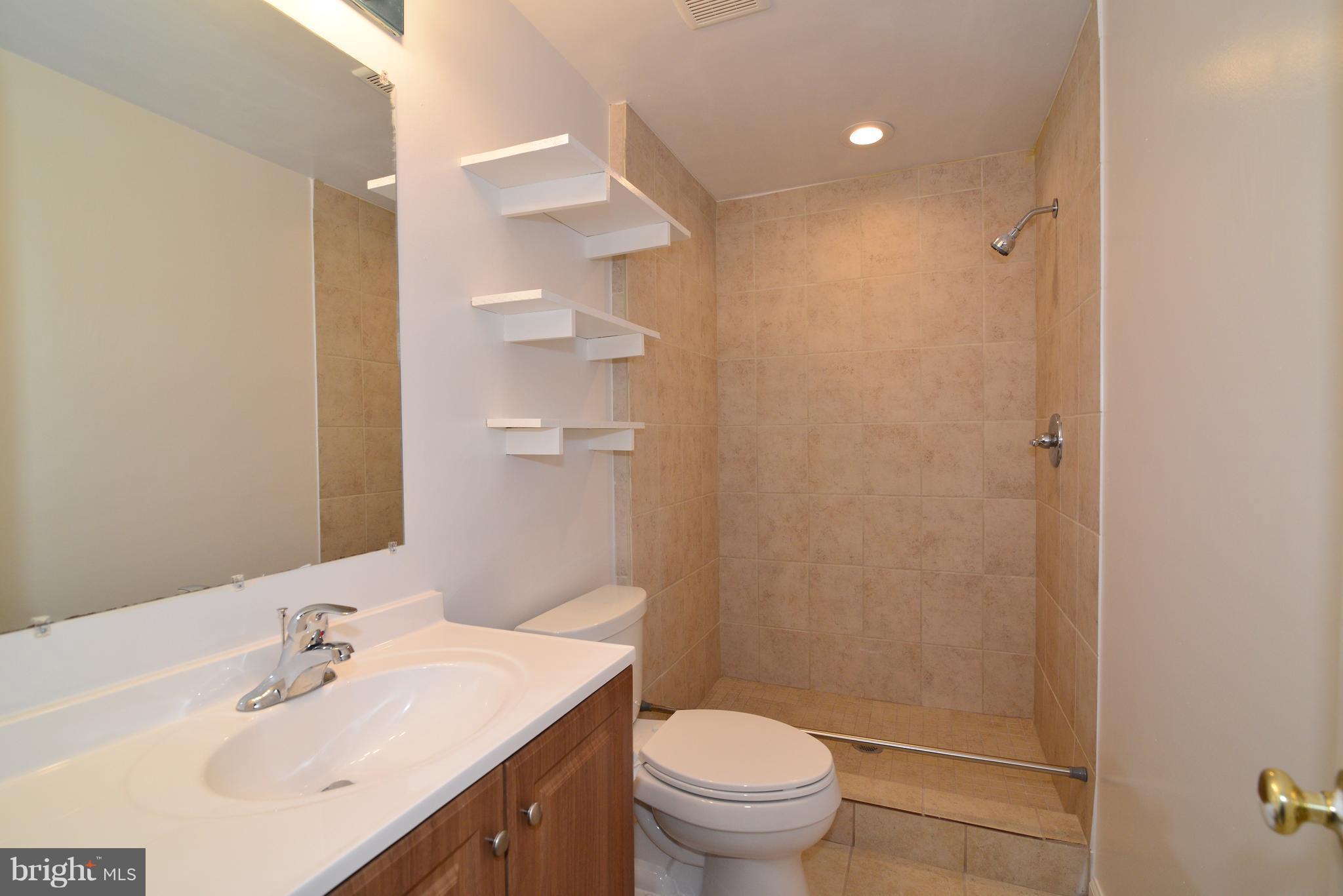 11259 Kessler Place Manassas, VA 20109 - Photo 24 of 29 Bath