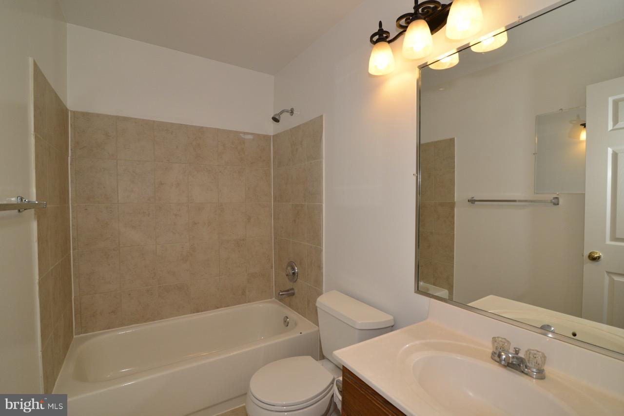11259 Kessler Place Manassas, VA 20109 - Photo 28 of 29 Bath