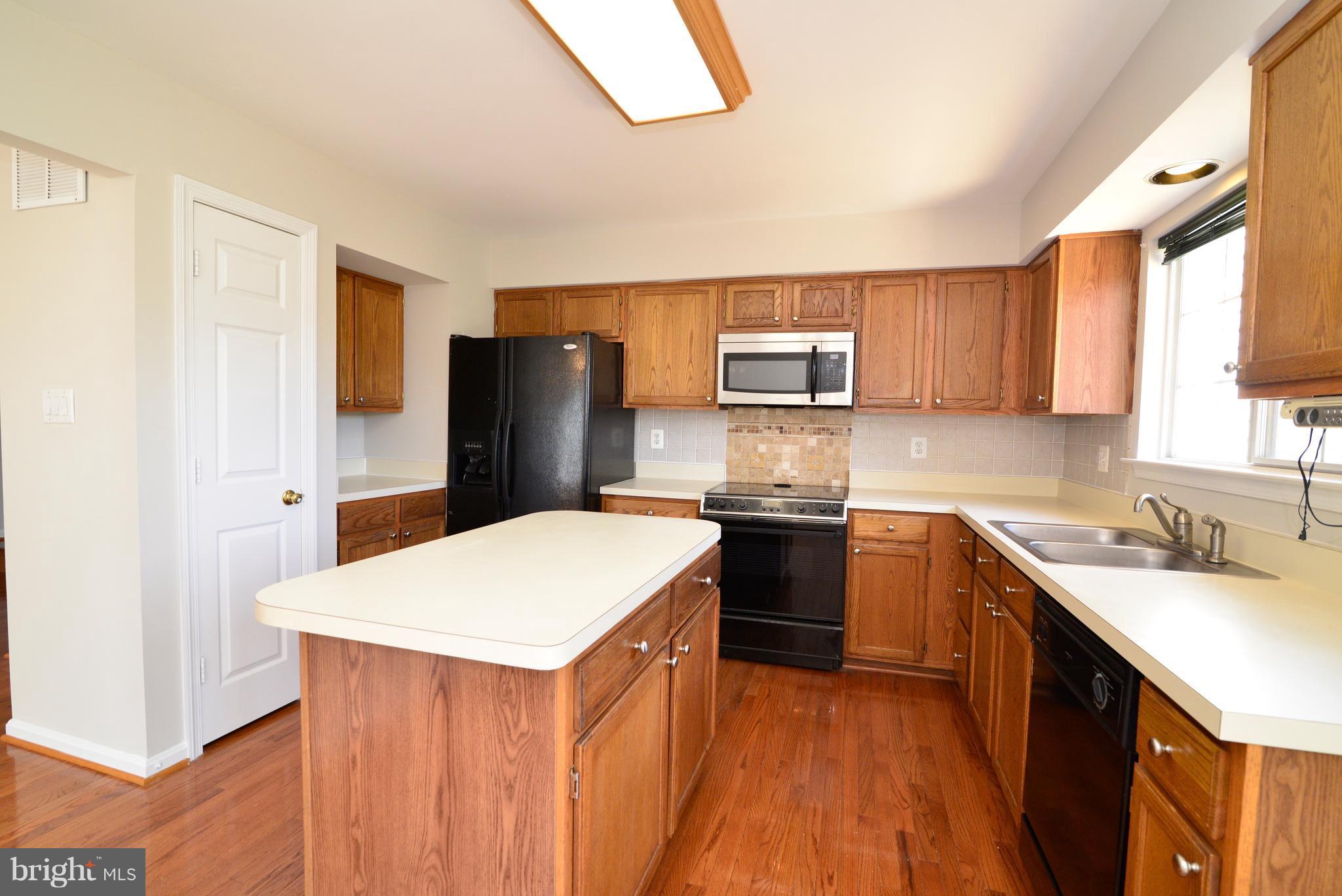 11259 Kessler Place Manassas, VA 20109 - Photo 9 of 29 Kitchen