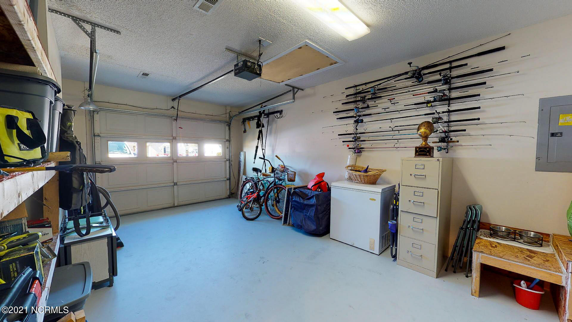 2220 White Road Wilmington, NC 28411 - Photo 25 of 29 24 Garage 1