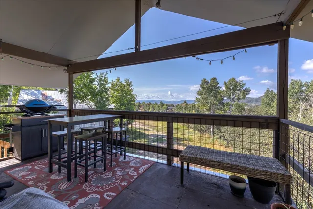 a view of a walk in closet