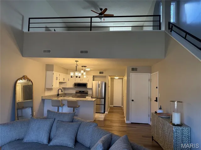 $2,400 | 13815 Amiot Drive, Maryland Heights, MO 63146