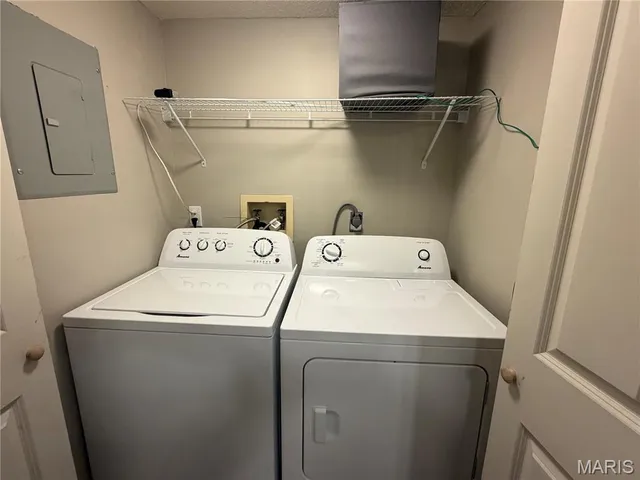 $2,400 | 13815 Amiot Drive, Maryland Heights, MO 63146