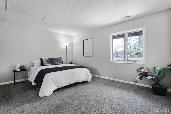 $2,100 | 13815 Amiot Drive, Unit C, Maryland Heights, MO 63146