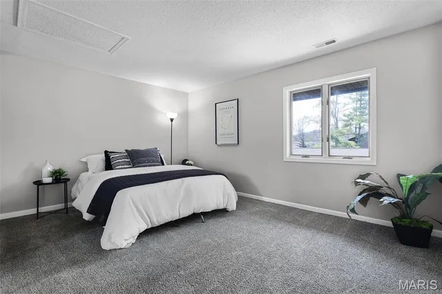 $2,400 | 13815 Amiot Drive, Maryland Heights, MO 63146