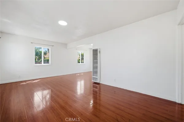 $2,100 | 1609 East 6th Street, Long Beach, CA 90802