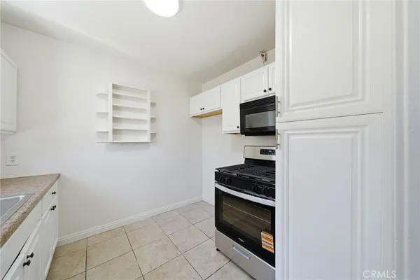 $2,100 | 1609 East 6th Street, Long Beach, CA 90802