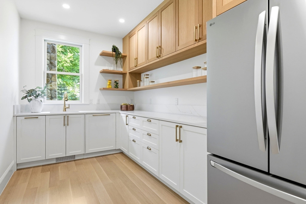 29 Ginn Road Winchester, MA 01890 - Photo 15 of 39