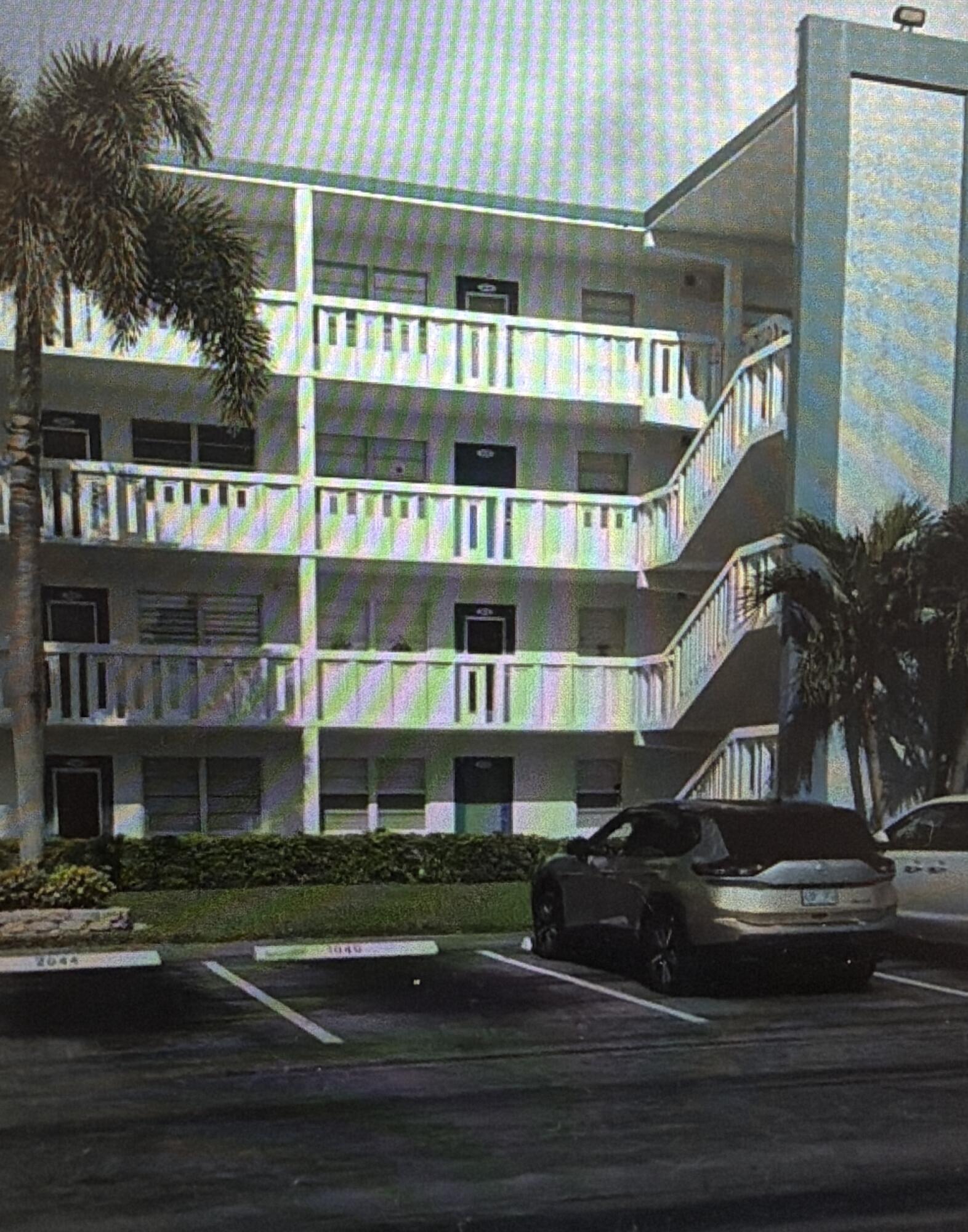 2038 Exeter C Boca Raton, FL 33434 - Photo 7 of 17 IMG_5607