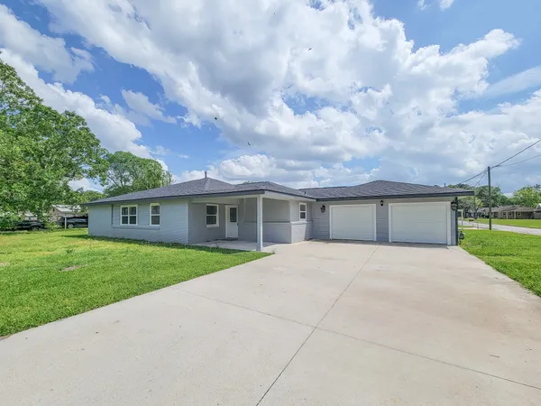 $1,850 | 3304 Lincoln Street, Liberty, TX 77575