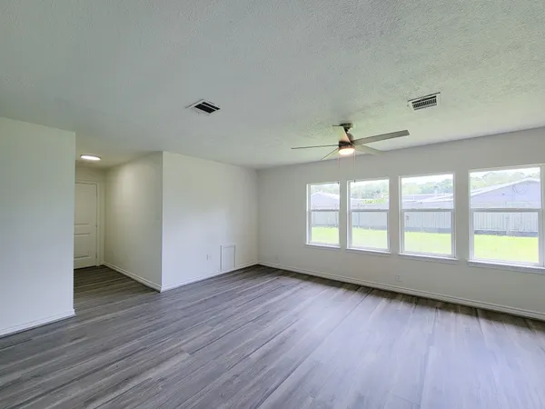 $1,850 | 3304 Lincoln Street, Liberty, TX 77575