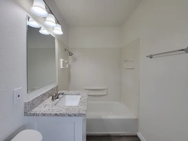 $1,800 | 3304 Lincoln Street, Liberty, TX 77575