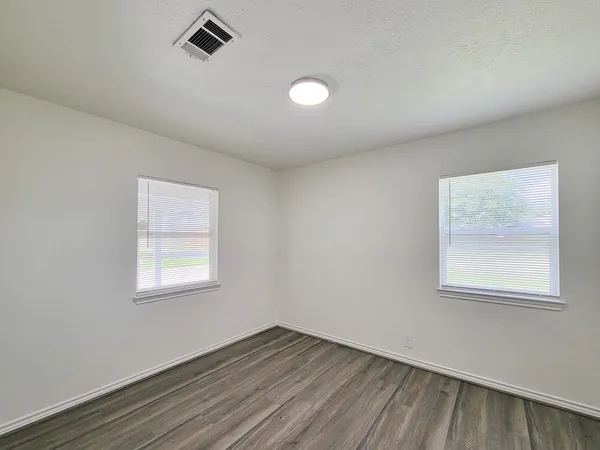 $1,800 | 3304 Lincoln Street, Liberty, TX 77575