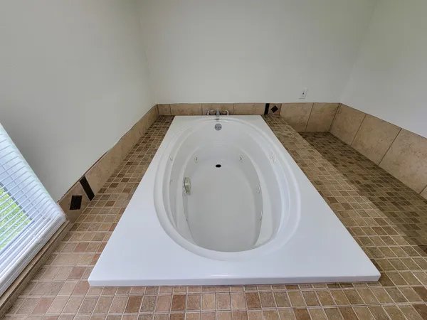 $1,850 | 3304 Lincoln Street, Liberty, TX 77575