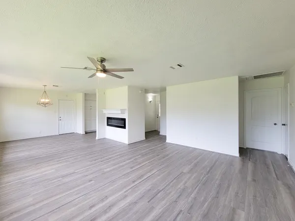 $1,800 | 3304 Lincoln Street, Liberty, TX 77575