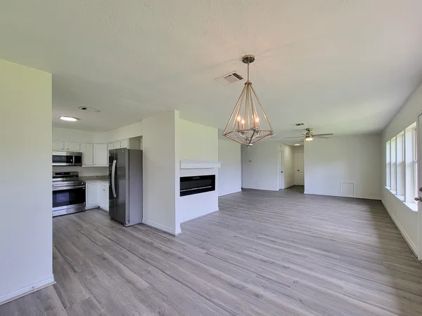 $1,850 | 3304 Lincoln Street, Liberty, TX 77575