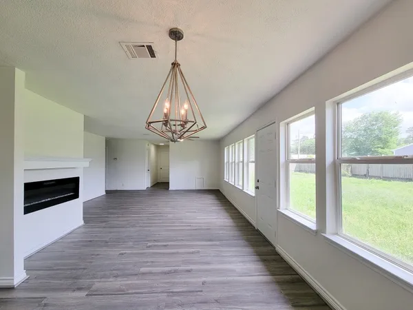 $1,800 | 3304 Lincoln Street, Liberty, TX 77575