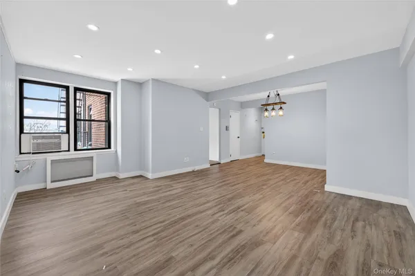 $2,500 | 170-06 Crocheron Avenue, Unit 3E | Murray Hill - Flushing