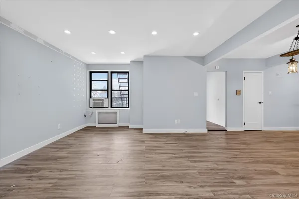 $2,500 | 170-06 Crocheron Avenue, Unit 3E | Murray Hill - Flushing