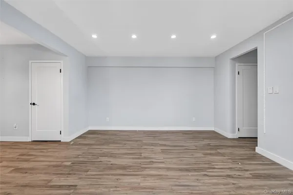 $2,500 | 170-06 Crocheron Avenue, Unit 3E | Murray Hill - Flushing