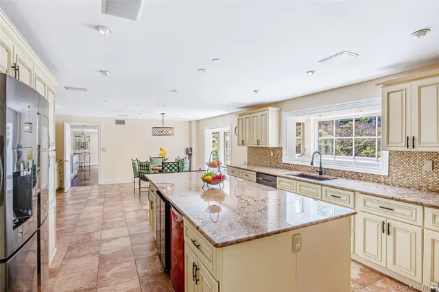 $4,500,000 | 12 Sloanes Court, Sands Point, NY 11050