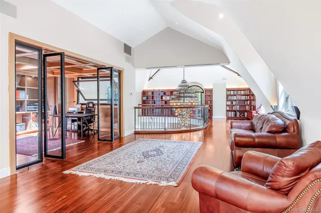 $4,500,000 | 12 Sloanes Court, Sands Point, NY 11050