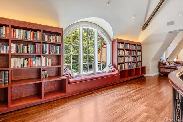 $4,500,000 | 12 Sloanes Court, Sands Point, NY 11050