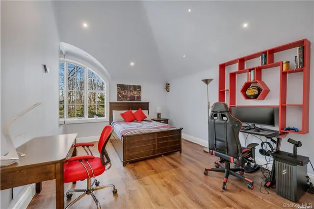 $4,500,000 | 12 Sloanes Court, Sands Point, NY 11050