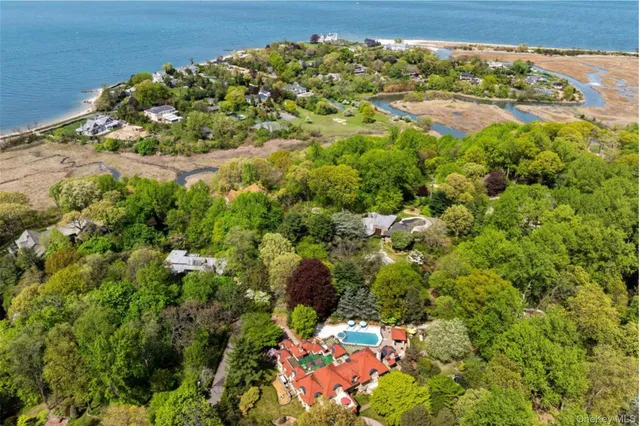 $4,500,000 | 12 Sloanes Court, Sands Point, NY 11050