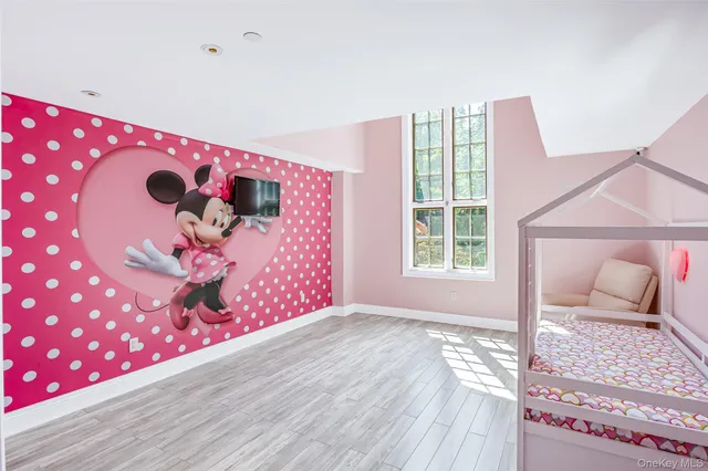 $4,500,000 | 12 Sloanes Court, Sands Point, NY 11050