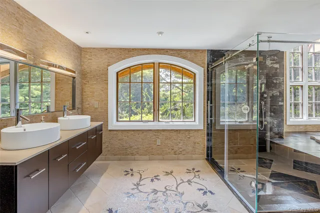 $4,500,000 | 12 Sloanes Court, Sands Point, NY 11050