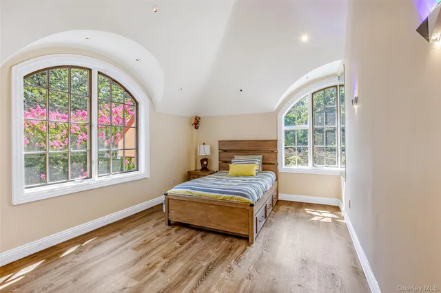 $4,500,000 | 12 Sloanes Court, Sands Point, NY 11050